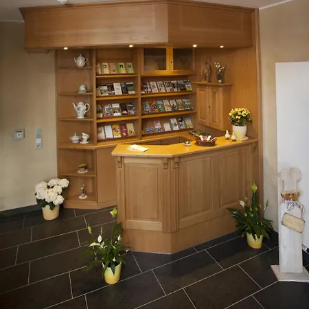 Hotel Haus Hubertus 3*