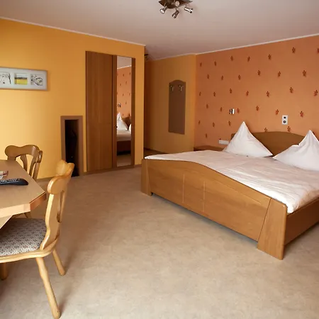 Otel Haus Hubertus Winterspelt