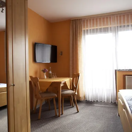 Hotel Haus Hubertus 3*