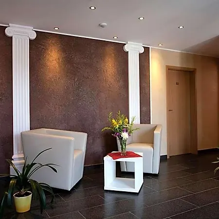 Haus Hubertus Hotel 3*