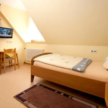 Haus Hubertus Hotell Winterspelt