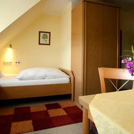 Haus Hubertus Hotell Winterspelt