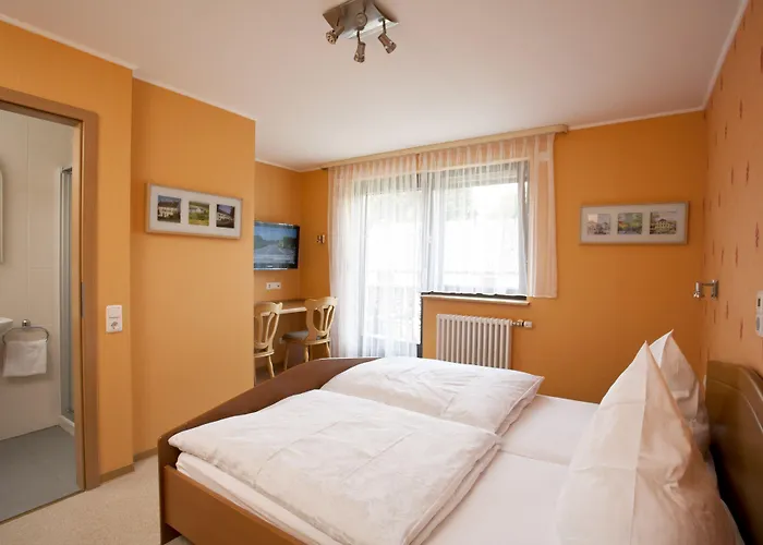 豪斯胡贝图斯酒店 酒店 Winterspelt