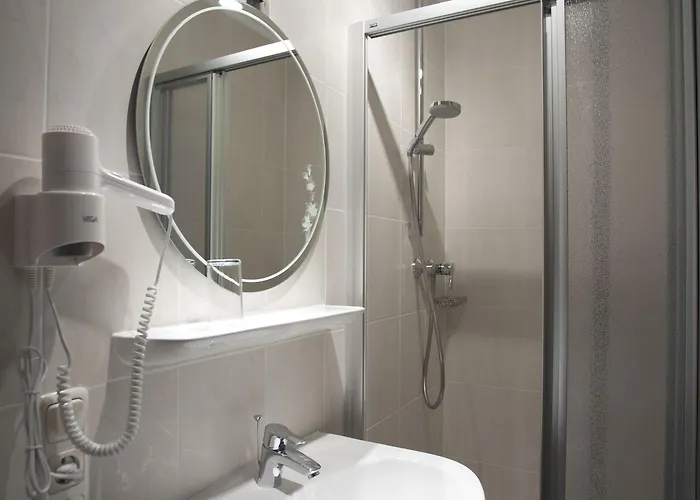 酒店 豪斯胡贝图斯酒店 3*