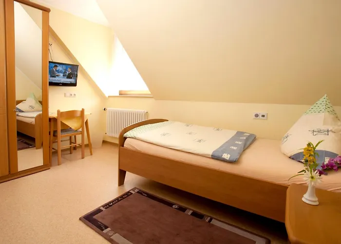 Haus Hubertus فندق Winterspelt